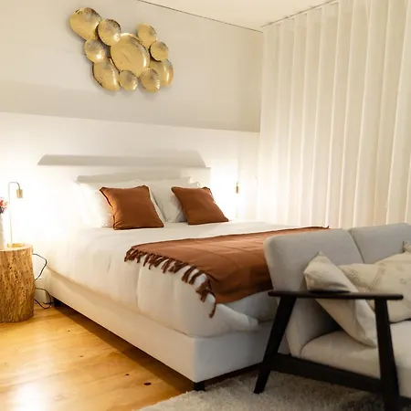 Terracotta Downtown Studio Apartment *